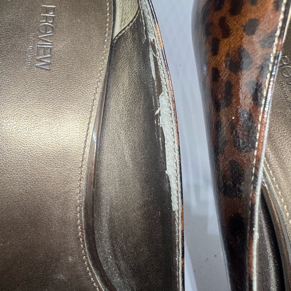 Preview Collection Bronze Ruffle Heels - Picture 4 of 4